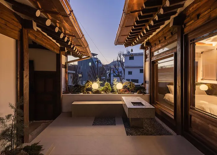 Luxury Hanok In Breeze Apartment *